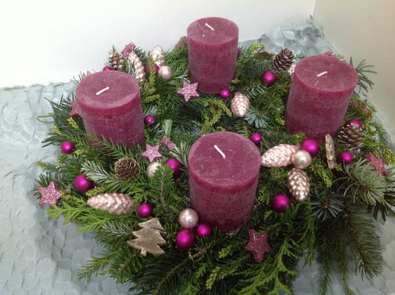 adventní věnec - jehličí 26 Inspirace na krásné adventní věnce z jehličí – vytvořte si letos vlastní