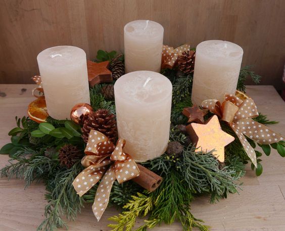 adventní věnec - jehličí 27 Inspirace na krásné adventní věnce z jehličí – vytvořte si letos vlastní