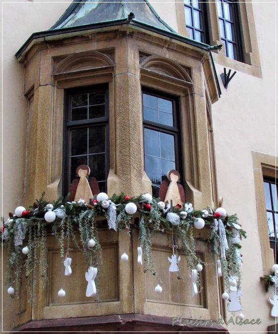 balkon 13 Vyzdobte si balkón a parapety: 25+ krásných zimních nápadů
