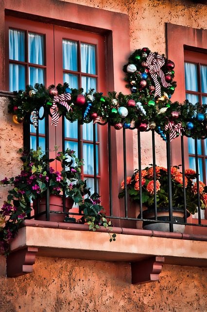balkon 5 Vyzdobte si balkón a parapety: 25+ krásných zimních nápadů