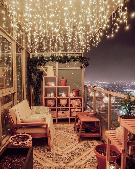 balkon 7 Vyzdobte si balkón a parapety: 25+ krásných zimních nápadů