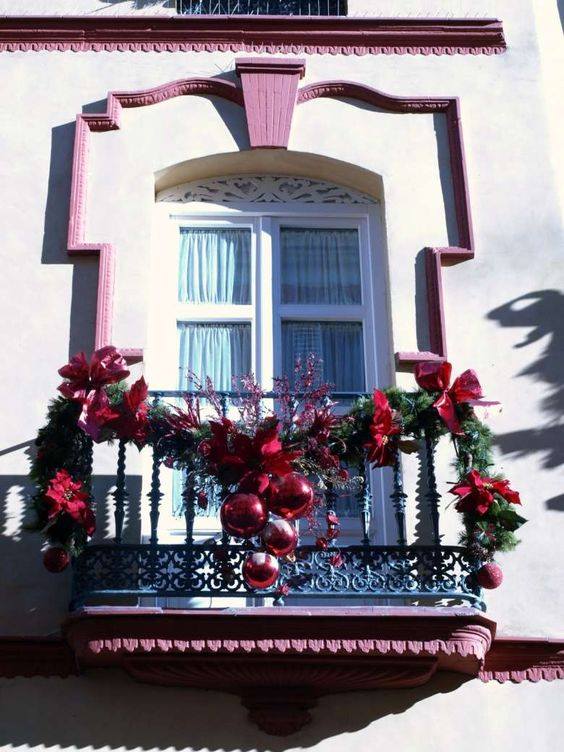 balkon 9 Vyzdobte si balkón a parapety: 25+ krásných zimních nápadů