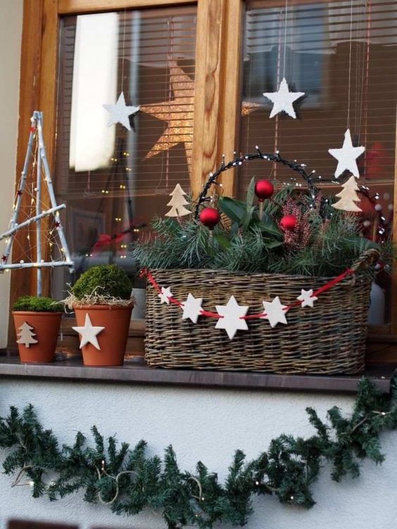 Využijte truhlíky i přes zimu: Úžasné nápady na parapety, balkóny i terasy Využijte truhlíky i přes zimu: Úžasné nápady na parapety, balkóny i terasy
