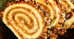 Rolada marlenowska – rolowana odmiana popularnego ciasta miodowego rolada marlenowska – rolowana odmiana popularnego ciasta miodowego