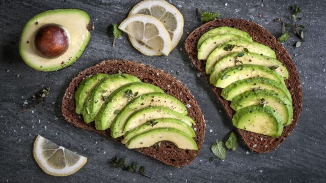 Super-rychly-avokadovy-toast