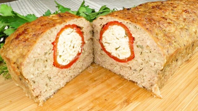 Meatloaf-cu-ardei-si-branza