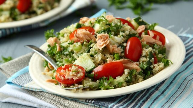 Salat-z-quinoy-a-lososa