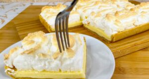 Weź trochę jogurtu i zrób to miękkie i pyszne ciasto