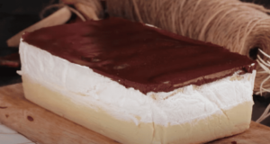 Ciasto bananowe bez pieczenia z kremem i polewą czekoladową