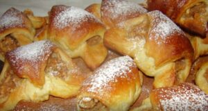 Jabłkowo-cynamonowe rogaliki bez wyrastania: te ze sklepu się nie łapią!