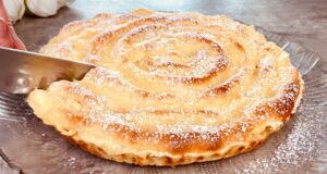 Szybka Szarlotka Huraganowa – wystarczy wymieszać ciasto i odstawić do pieczenia