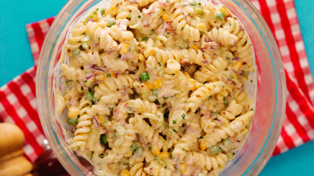 587-Salata-de-paste-cu-sos-de-maioneza-05