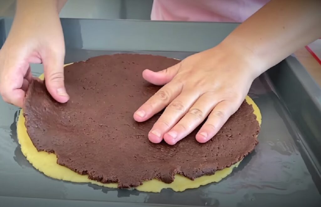 Desert-oriental-8 Potěšte své smysly! Krásny dvojfarebný koláč s džemom a kokosovými vločkami