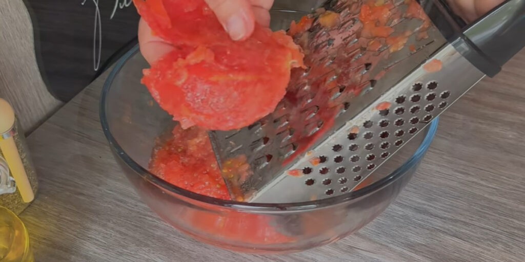 Legume-la-cuptor-cu-carne-tocata-si-mozzarella-7 Jednoduchý, úsporný a rychlý recept na zapečenou zeleninu s mletým masem - vynikající a chutné!