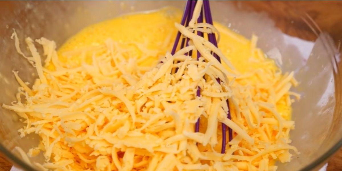 Netradiční slaná palačinková roláda s masem a houbami Netradiční slaná palačinková roláda s masem a houbami