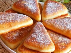 Biorę 1 jajko, mąkę i mleko – te bułeczki są takie pyszne i puszyste.