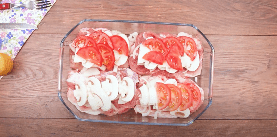 obložené vepřové maso s úžasnou chutí a jednoduchou přípravou – vyzkoušejte Recept na obložené vepřové maso s úžasnou chutí