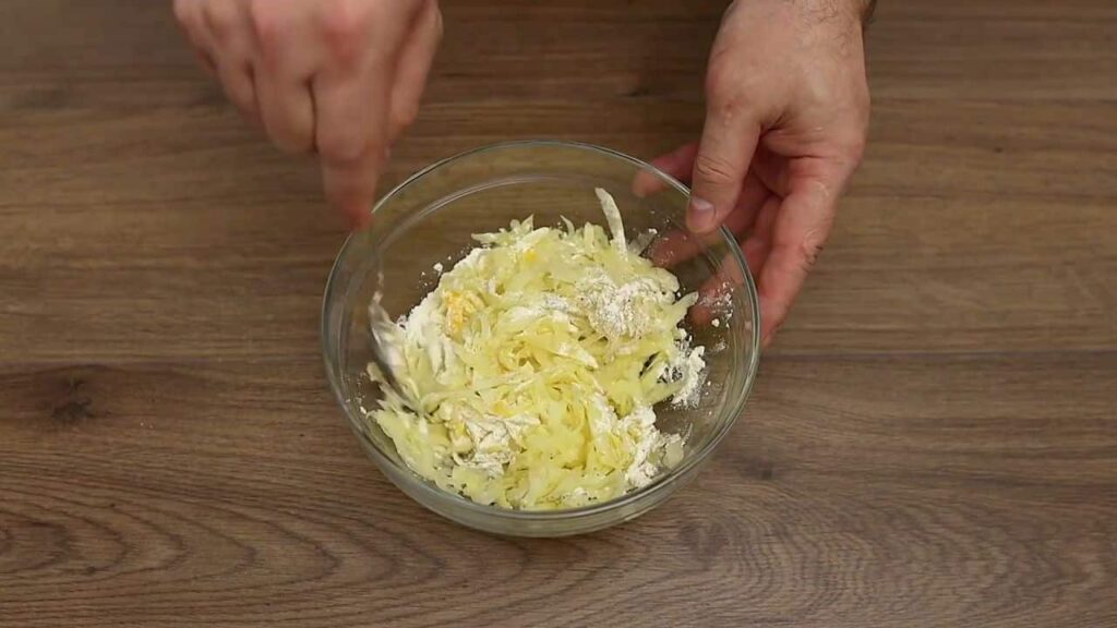 tip na večeři z brambor a kuřecích prsou – plněné kapsy Tip na večeři z brambor a kuřecích prsou – plněné kapsy