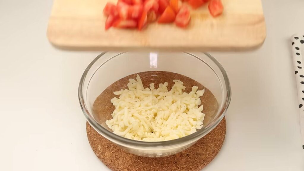 skvělý recept z jednoho plechu – kuřecí maso, houby a brambory Skvělý recept z jednoho plechu – kuřecí maso, houby a brambory