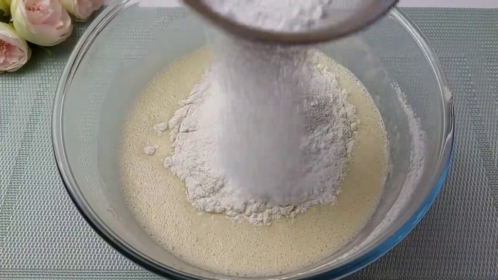 křehký a lahodný jablečný koláč, který má každý rád Křehký a lahodný jablečný koláč, který má každý rád