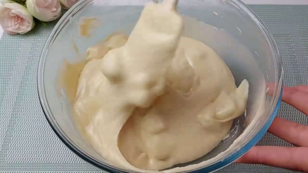 křehký a lahodný jablečný koláč, který má každý rád Křehký a lahodný jablečný koláč, který má každý rád