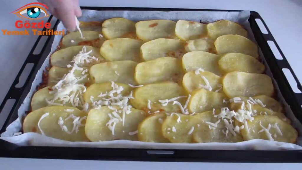 img-yrlvzU3GzPI-27 Bramborová pochoutka plněná směsí mletého masa, zeleniny a sýra – Jednoduchá slaná delikatesa!