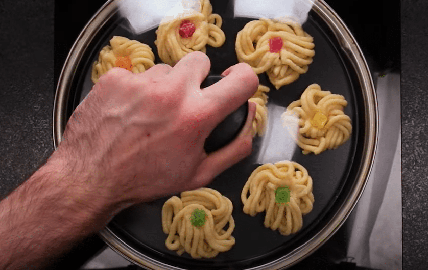 recept na netradiční domácí sušenky s kandovaným ovocem!