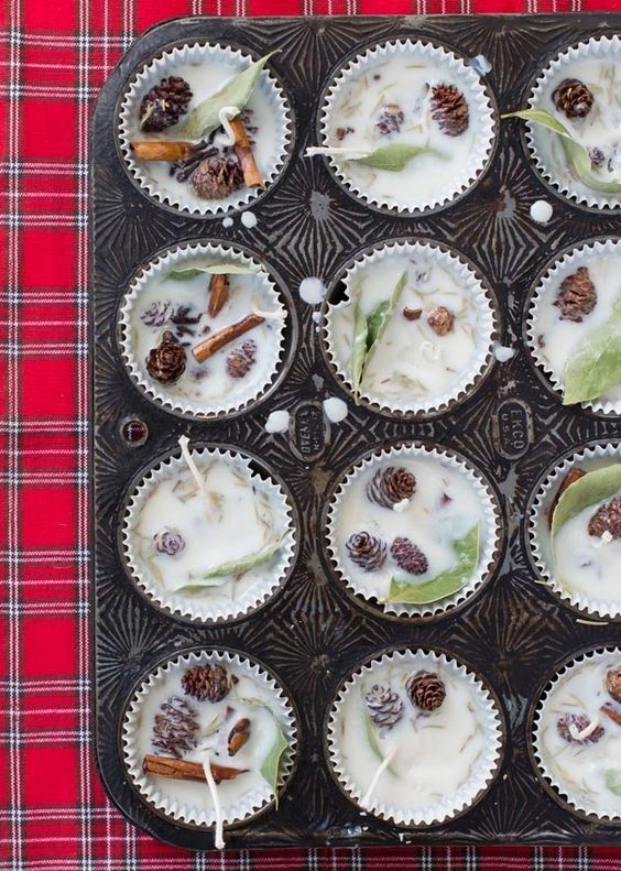 Jednoduchá podzimní dekorace: Vyrobte si krásné muffinové svíčky z lesních plodů a koření! Jednoduchá podzimní dekorace: Vyrobte si krásné muffinové svíčky z lesních plodů a koření!