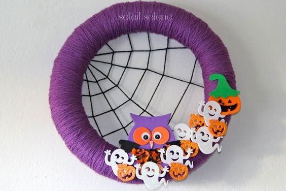 Skvělá zábava pro děti! Vyrobte si Halloweenský věnec na dveře Skvělá zábava pro děti! Vyrobte si Halloweenský věnec na dveře