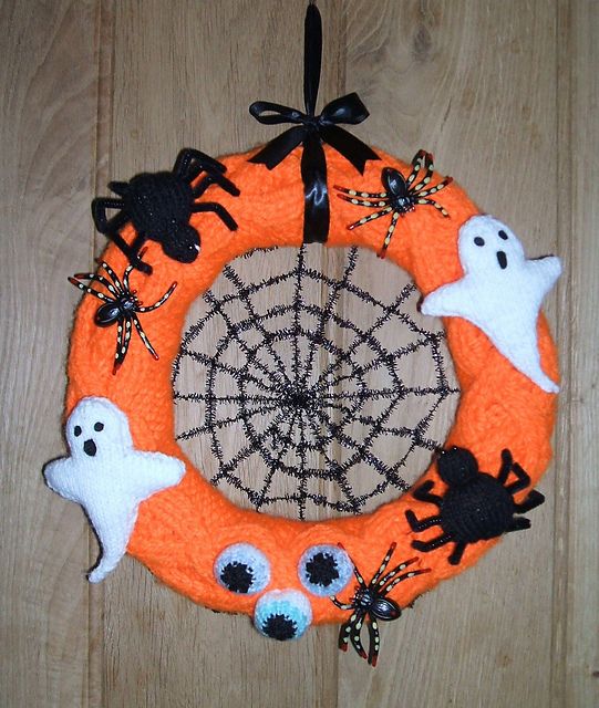 Skvělá zábava pro děti! Vyrobte si Halloweenský věnec na dveře Skvělá zábava pro děti! Vyrobte si Halloweenský věnec na dveře