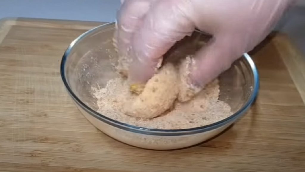 Plněná vajíčka mohou být originální a vypadat opravdu slavnostně! Tento recept určitě vyzkoušejte!