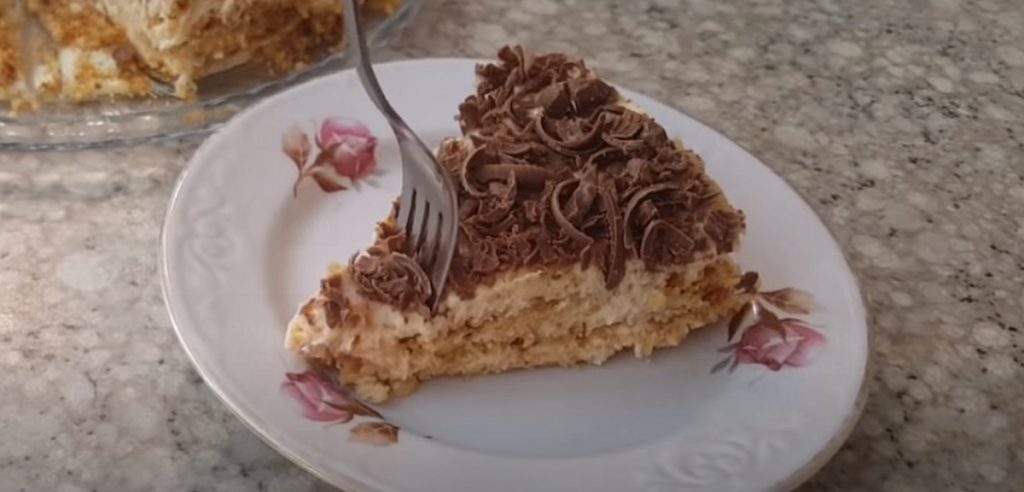 Domácí dort se smetanovým krémem a čokoládou: Krok za krokem