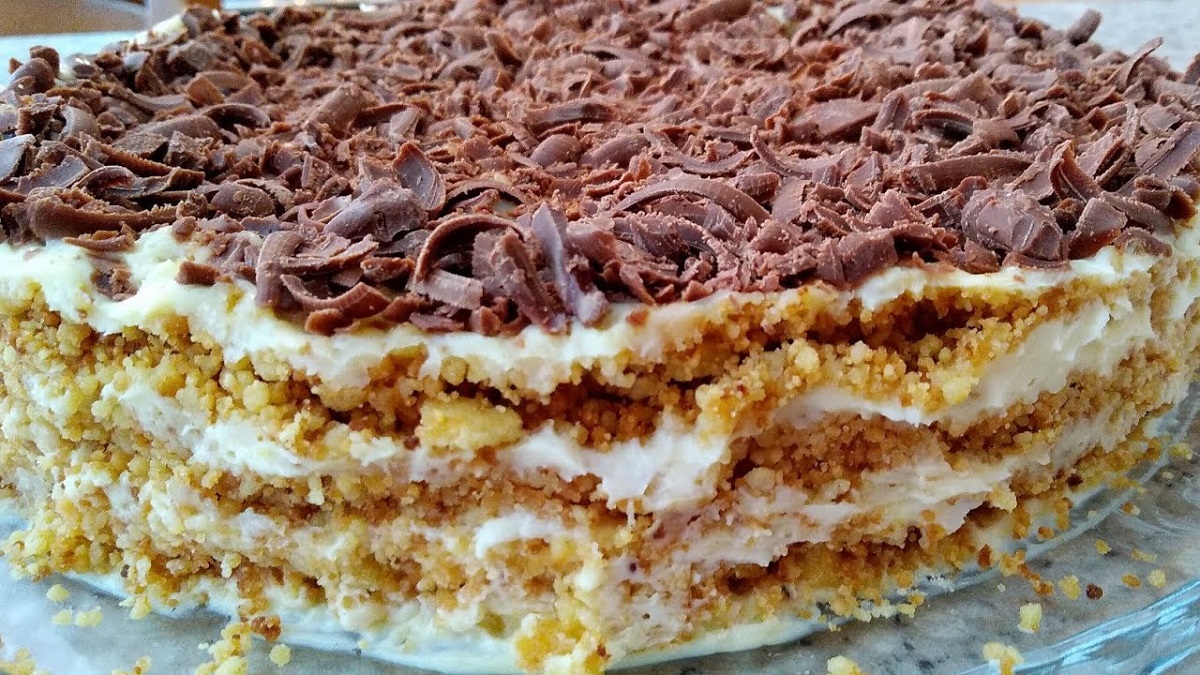 Domácí dort se smetanovým krémem a čokoládou: Krok za krokem