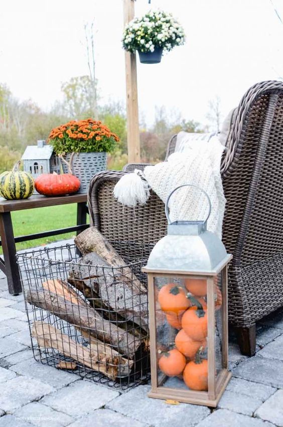 20+ překrásných dekorací na podzimní terasu a balkón: Krásné inspirace, které si zamilujete!