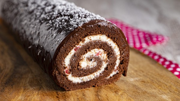 Kakaová roláda s mascarpone krémem a kokosem - dokonalé spojení