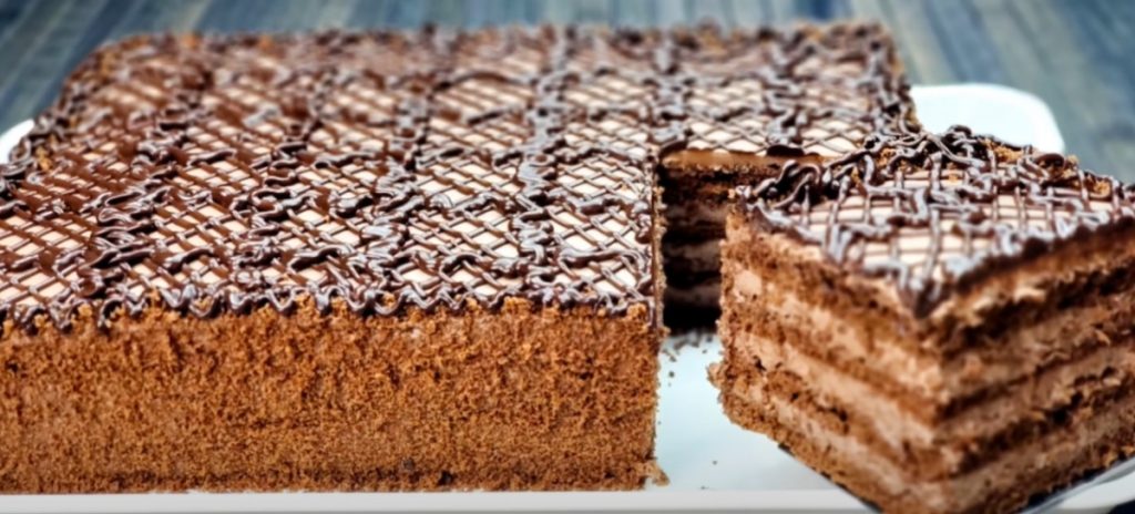 Čokoládový dort se smetanou a mascarpone. Jemný a chutný dezert! Připraveno za 15 minut!