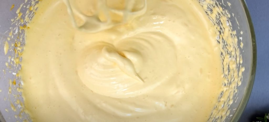 Čokoládový dort se smetanou a mascarpone. Jemný a chutný dezert! Připraveno za 15 minut!