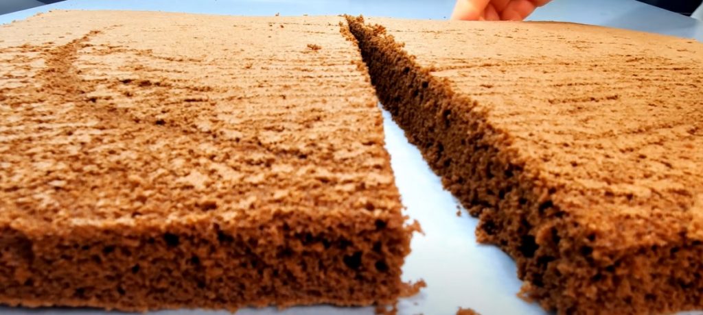 Čokoládový dort se smetanou a mascarpone. Jemný a chutný dezert! Připraveno za 15 minut!