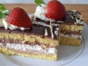 Puszyste ciasto do kawy: Luksusowe połączenie mascarpone i paryskiej śmietanki Luksusowe biszkoptowe ciasto z mascarpone i paryską śmietanką: deser do kawy jak z cukierni
