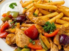 Błyskawiczna mieszanka z kurczaka z miodem i chilli: Soczysta minutka pełna kolorów Mieszanka z kurczaka na patelni z warzywami i sweet chilli: Szybka minutka pełna smaku