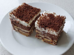 Deser bez pieczenia z herbatnikami BeBe: Kremowe warstwy z mascarpone, kawą i kakao Deser bez pieczenia z herbatnikami BeBe, mascarpone i kakao
