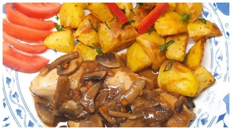 Ekspresowy filet z kurczaka z pieczarkami i pieczonymi ziemniakami