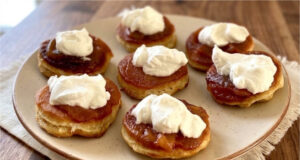 Jogurtowe pączki bez drożdży: Ciasto przygotujesz w kilka minut i tylko smażysz na złoto Jogurtowe pączki bez drożdży – szybkie i miękkie