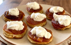 Jogurtowe pączki bez drożdży: Ciasto przygotujesz w kilka minut i tylko smażysz na złoto Jogurtowe pączki bez drożdży – szybkie i miękkie