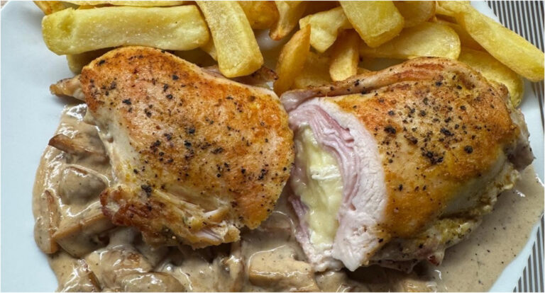 Kieszonka z kurczaka z szynką i serem Brie: Soczyste mięso na kremowym łóżku z pieczarek
